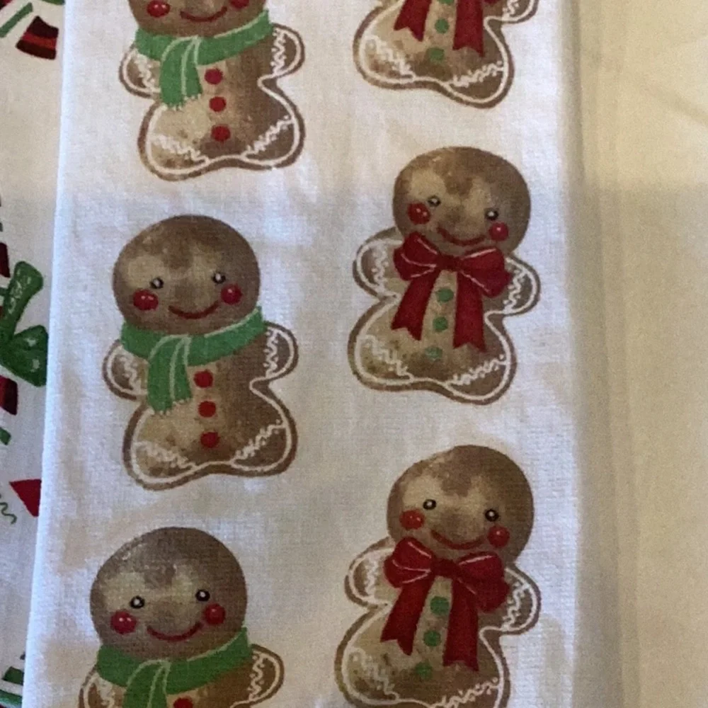 Rachel Zoe Gingerbread Christmas Kitchen Towels - set of 3.